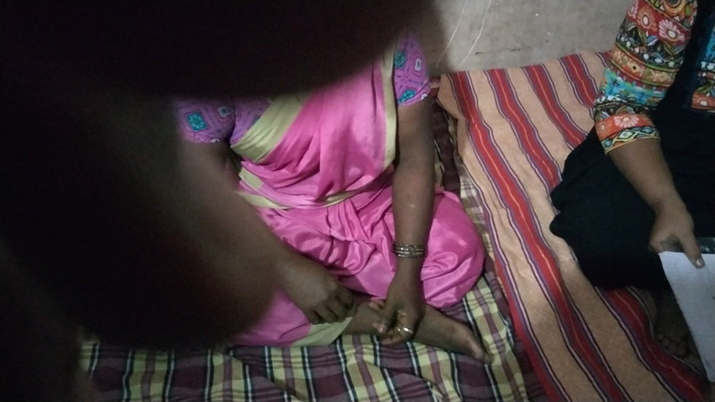 Tamil lesbian: Nonchalant praten na de seks