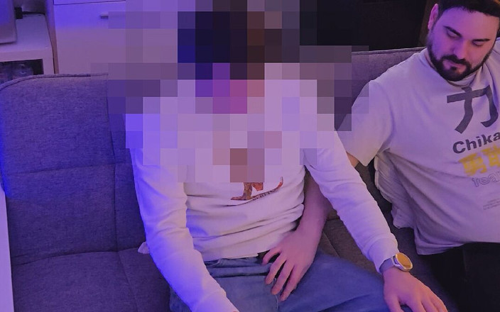 AntoGoesHunting: Tukang ledeng lurus muda datang di waktu luangnya dan dihisap...