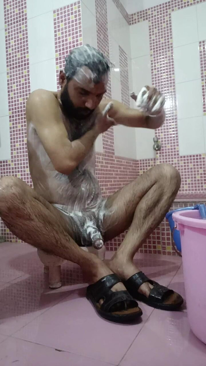 Rajasthani-old-lover: Desi mann zeigt sich selbst-penis-massage mit morgenbad