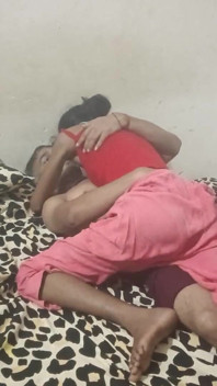 Kakak ipar India nggak sabar ngentot sama abang tirinya