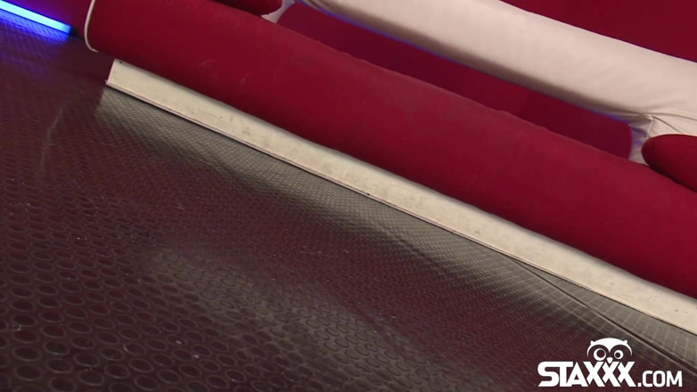 Staxxx: Hairy pussy teen makes herself cum