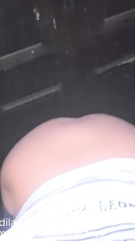 Un hetero care se culcă cu un twink fără sală într-o casă abandonată