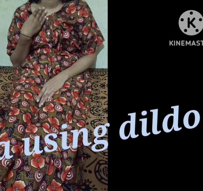 Meena aur James: Мєна використовує ділдо, щоб задовольнити себе, коли ніхто не доступний для її траху