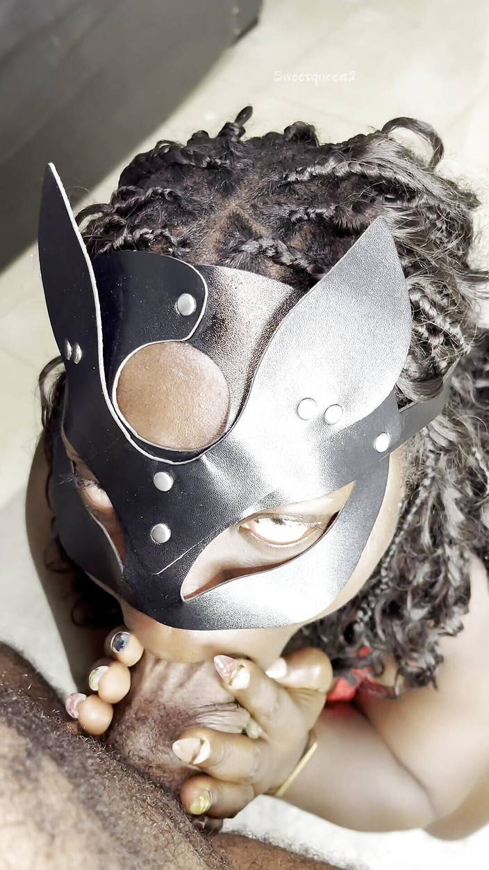 Sweetqueen2: 淋浴后穿上性感的东西，他说。Sweetqueen2