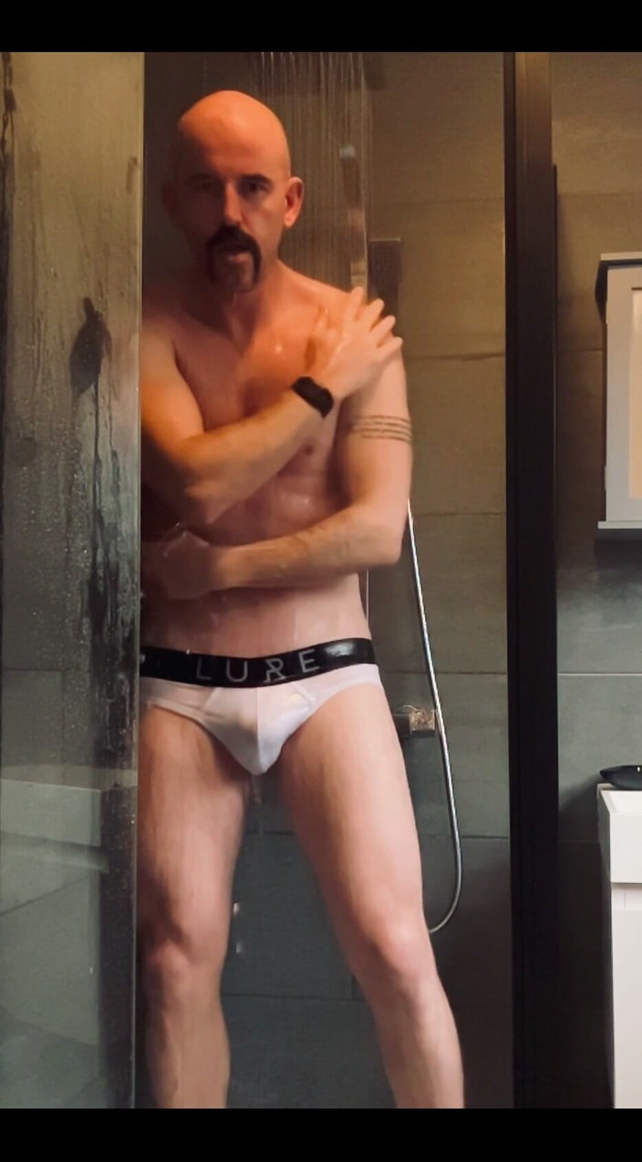 JayDubz: Who Likes Hot Guys in the Shower?