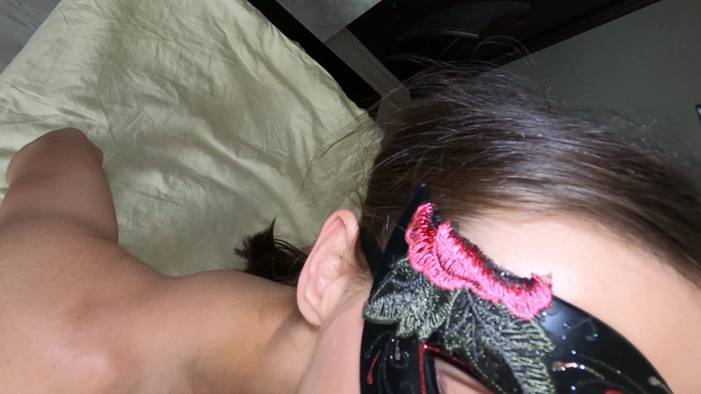 Tiny Teena: Une bombasse en forme se fait baiser en POV et...