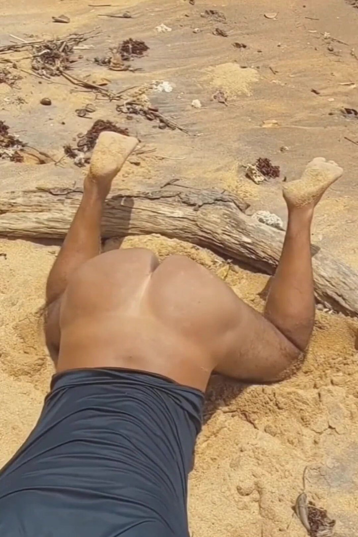 Ladysilvas: Ladysilva, mon cul sexy sur la plage