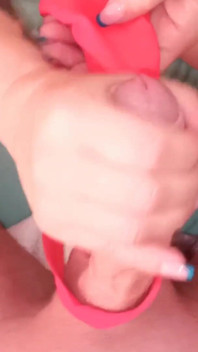 더러운 빨간 팬티에 사정하라고 구걸하는 새엄마!!