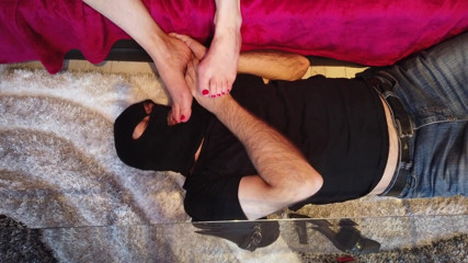 Worshipped by Alex: Aanbidden van nylonkousen voeten en blote voeten