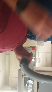 Kuyruktan Çıkarın Ve Elektrikli Süpürgenin Içine Yerleştirin