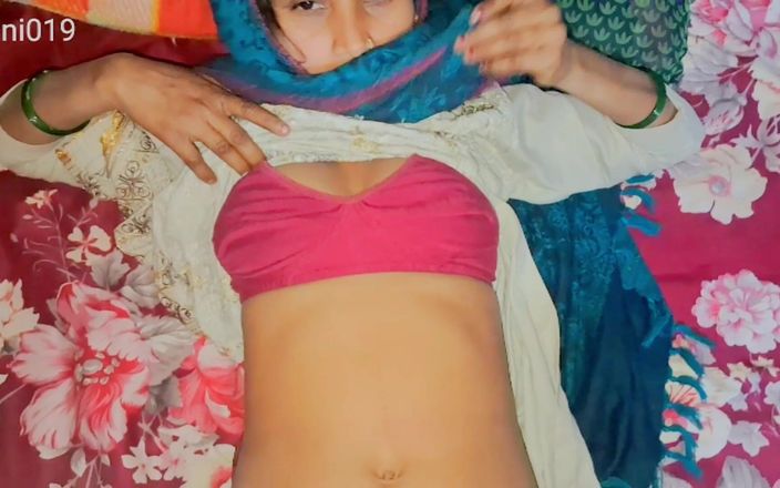 Rakesh: Indisk desi kvinna rani