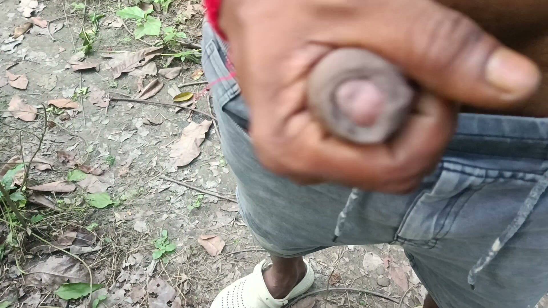 Mature Man Quick Response in Tha Forest.