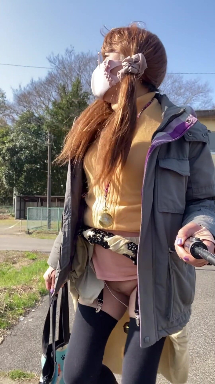 megu2002: No. 154: Strolling Along the Riverbank with My Pussy Exposed