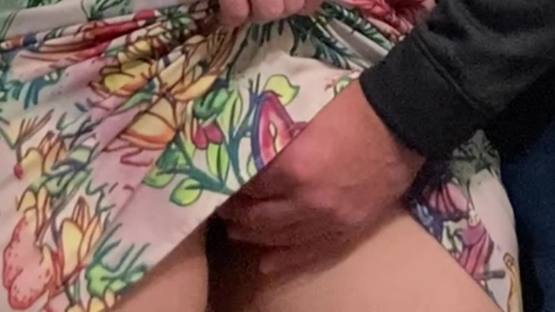 PriyaNaavya: 天哪!!老男人在地铁里给我自慰