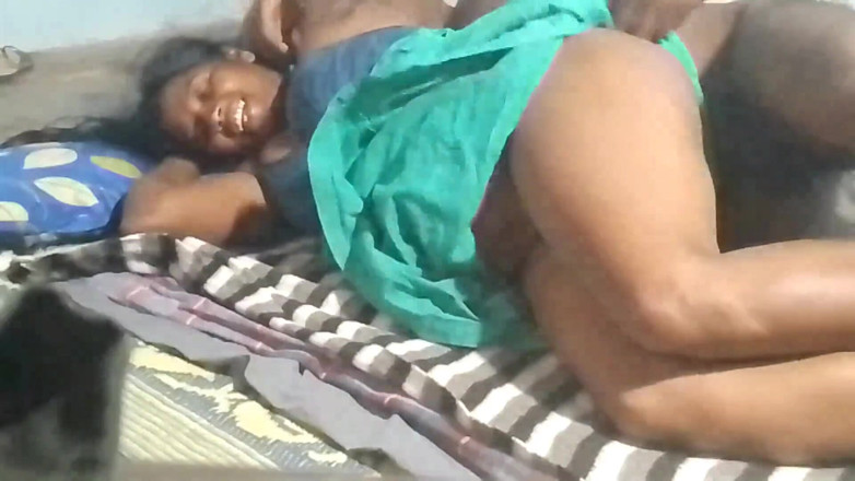 Desi palace: Stepaunty tight pussy sex