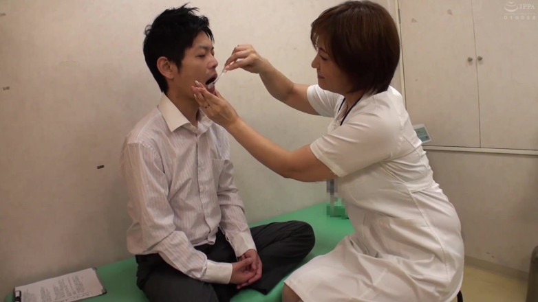 Raptor Inc: Büyük memeli olgun kadın iş yerinde dölleme seks