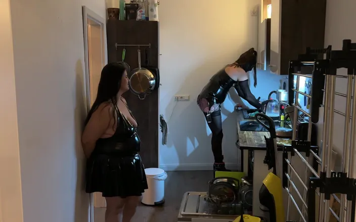 DOMINATRIX6: Fetish Lofts Clean up Session with TV Slave Part 3-3