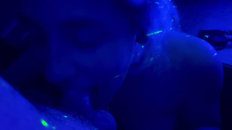 Raxxxbit: Gece kulübü facefuck