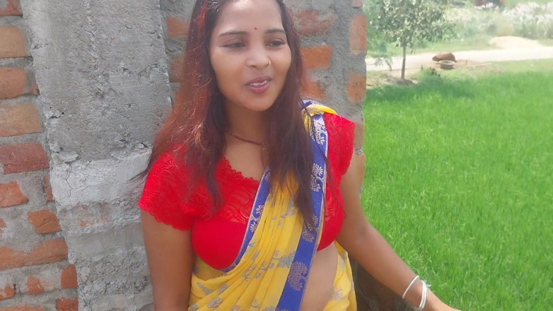Pooja raniji: Deshi pooja bhabhi来到最老的房子chhat快速地板操逼视频