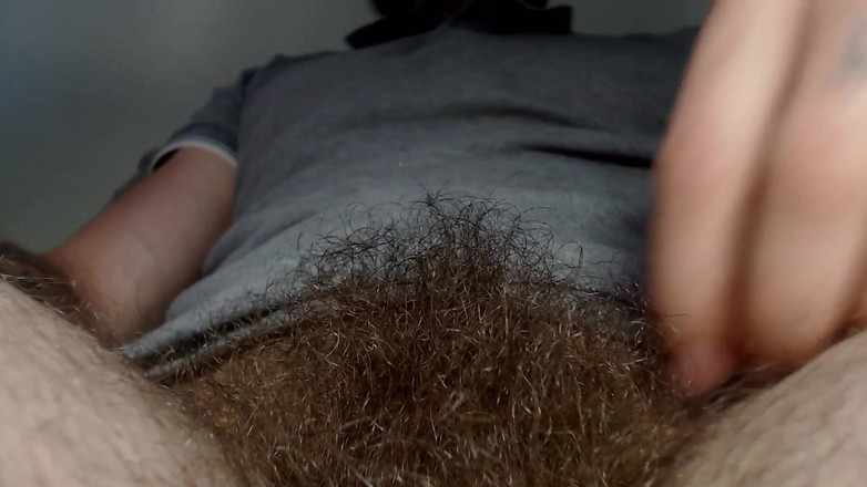 Hunky time: Bush, sperma, nohy. plivat