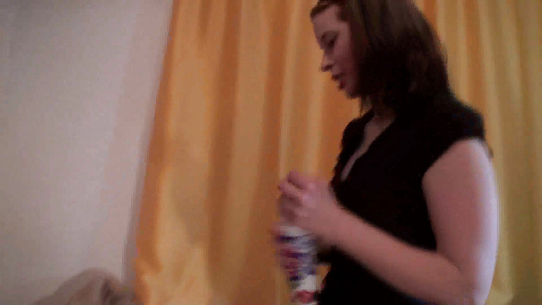 Femdom Austria: Nalízaná krémem během korunovace