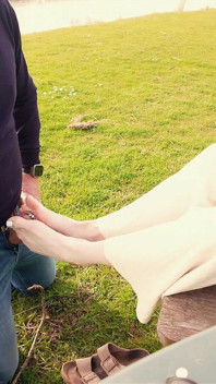 210 Footjob inaspettato