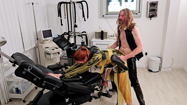 Rubber pervs: Povești de la clinica de cauciuc mașină de muls și sex...