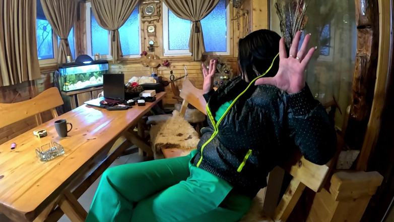 MilfyCalla: Grön nedjacka retas rökning, förnedring &amp;rörigt spermalek