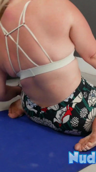 Busty Dolce Vandella teaches yoga and squirts a lot