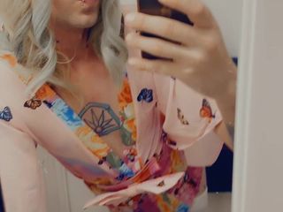 Mykie Melatonin: Kimono Kiss बेब लंड चाहती है