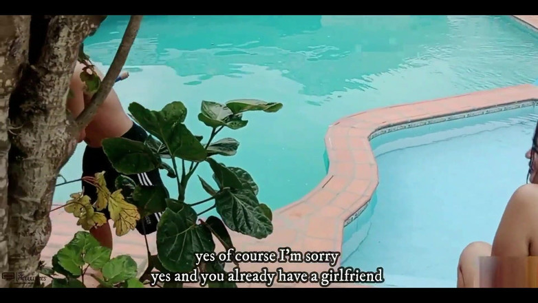 Franck: Día de piscina, sexo en público y chorreo de leche!...