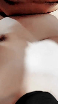 Une MILF philippine se fait attacher et baiser
