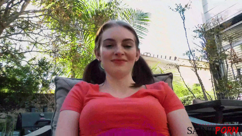 SaintPorn: Maya Brinca Com Sua Hitachi Sozinha, Em Seguida, Leva O...