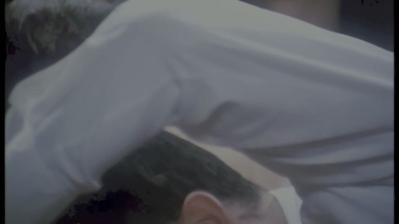 pornitaliangraffiti: Hraběnka Sarah Young dostane semeno na prsa