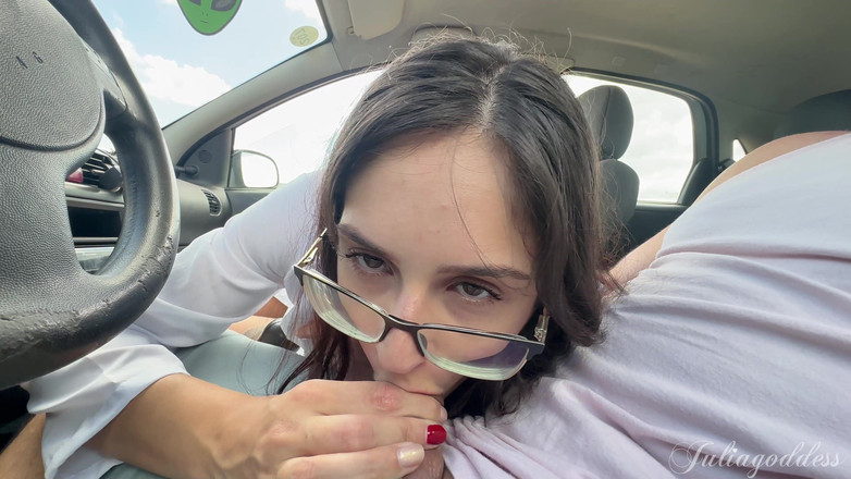 Shamelesscouple: Меня застукали за "терапией" в его машине. публично