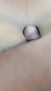 德西妻子一边洗澡一边观看她的小鲜肉然后热辣的时刻