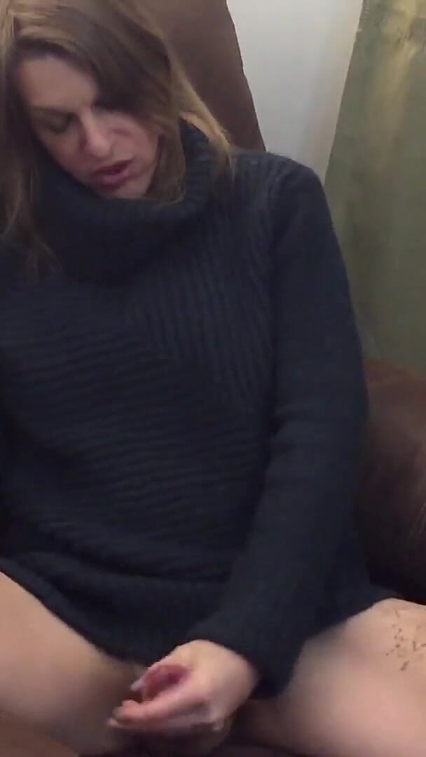 Soaking My Sweater in Cum (Ryley Rails)