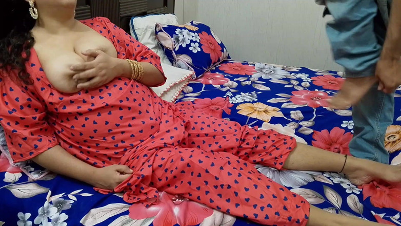 QueenbeautyQB: Tesão indiana menina não pode controlar a si mesma e...