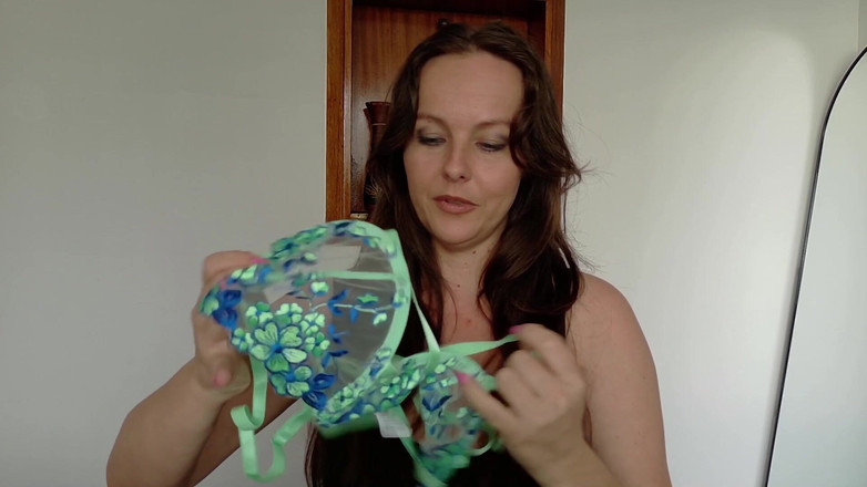 Kinky Lyrical: Lingerie trans prova