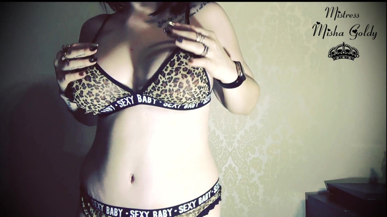 Goddess Misha Goldy: Le mie tette hanno il tuo cazzo