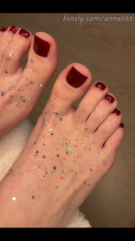 Red Nails