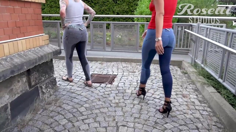 Rosetti: Street Pissing Girls