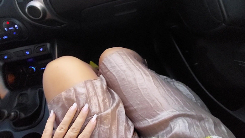 Step mommy: Stepmom Spreads Her Legs in the Car and Seduces Her...