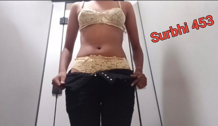 Surbhi453: Desi Girl