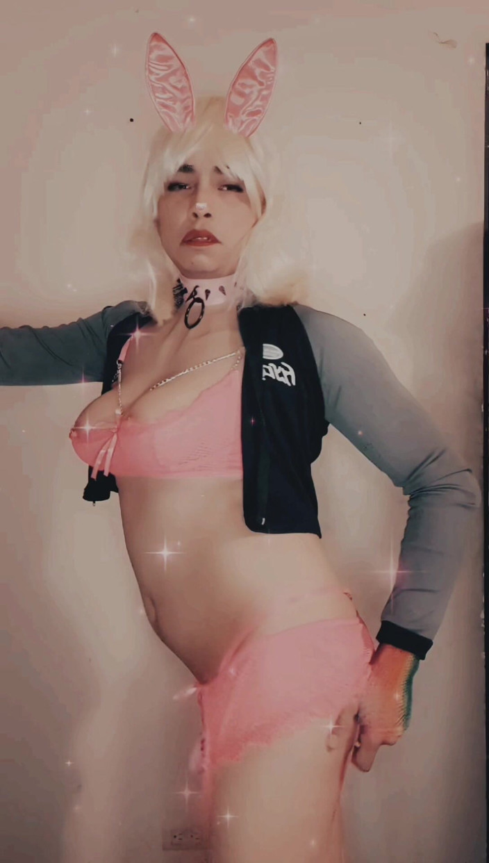 Ts Lucy Morningstar: Maricas loira em lingerie é fodida com Monstros Dildo