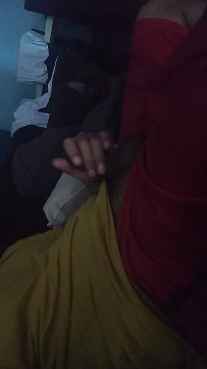 AlexAlejandro13: मैं सोफे पर बहुत सहज महसूस करती हूं