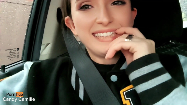 Candy Camille: Uber Driver nevěří, že jsem modelka, tak pro něj masturbuji