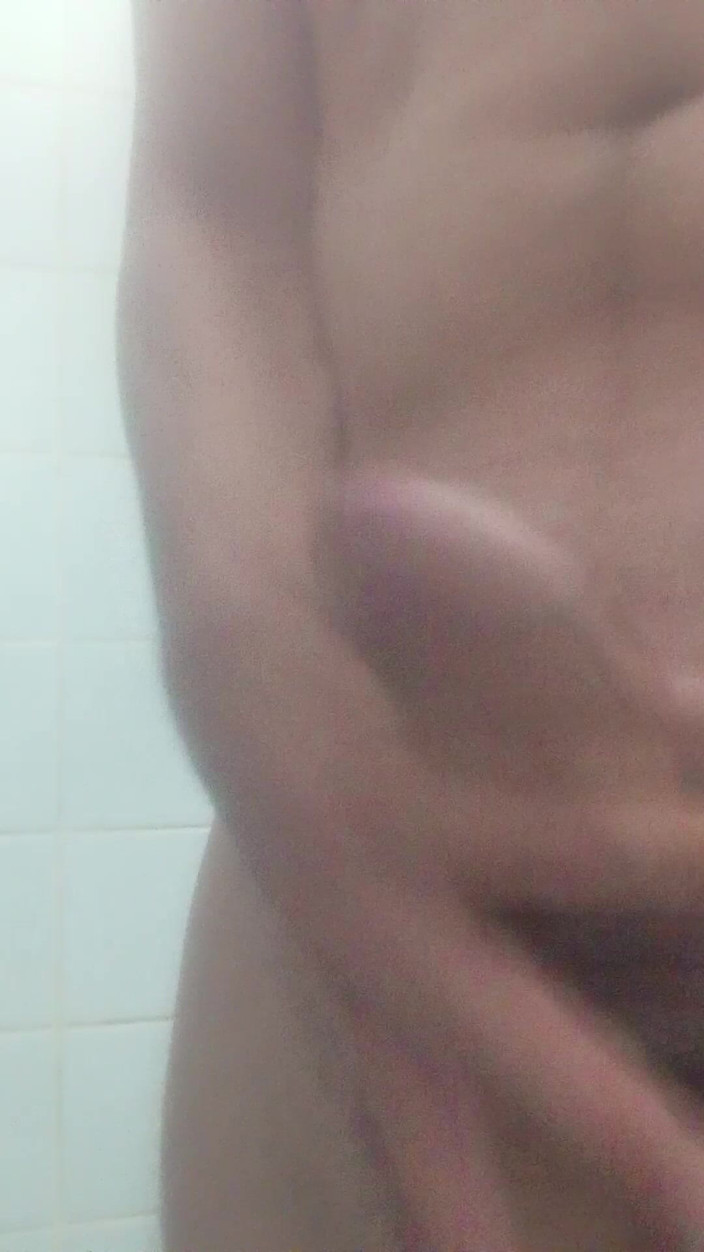 Oscar cor: Oscarcoronado86 sục cu khi vào phòng tắm, anh ấy cảm thấy...