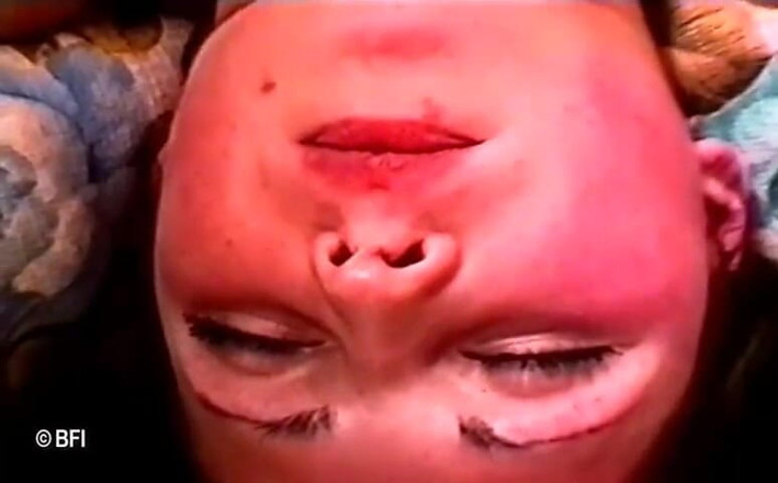 Horny Teenies: Rusoaică de optsprezeci de ani - Julia