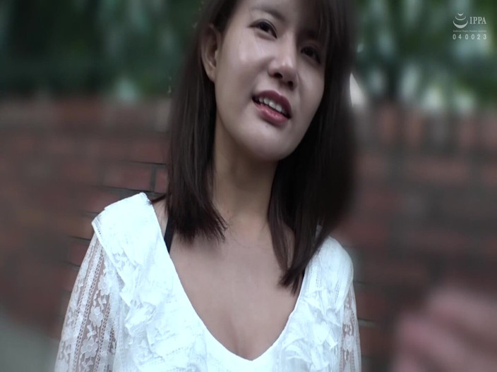 MBM3988: Japanische Magazinmodels an einer Straßenecke in Korea abholen! Sexaustausch zwischen...
